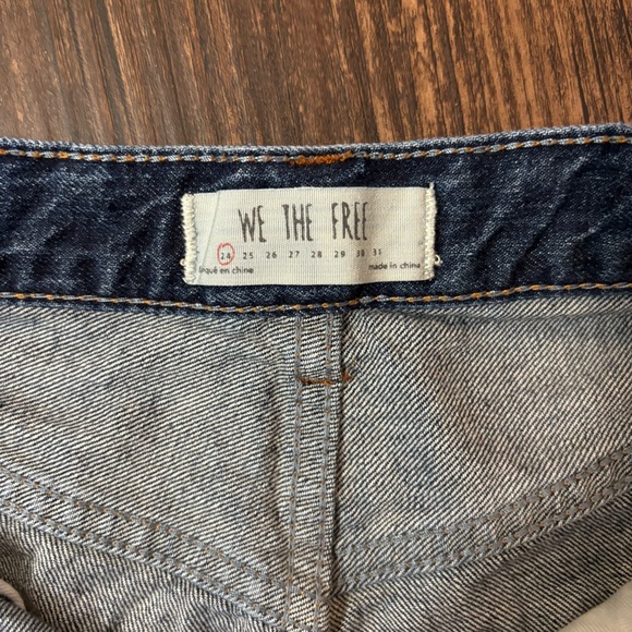 We The Free People Fields Of Sun Painted Butterfly Cutoff Jean Shorts Women’s 24 - Picture 4 of 6